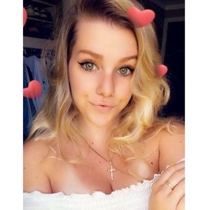 Meet your Posher, Hayley